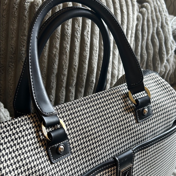 London Fog Classic Satchel Cambridge 16" Black & White Houndstooth Unisex Bag - Picture 5 of 16